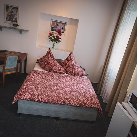 Hotel Apartment Faraon Rumburk Luaran gambar