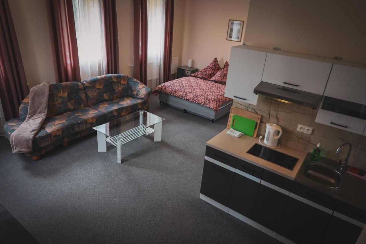 Hotel Apartment Faraon Rumburk Luaran gambar