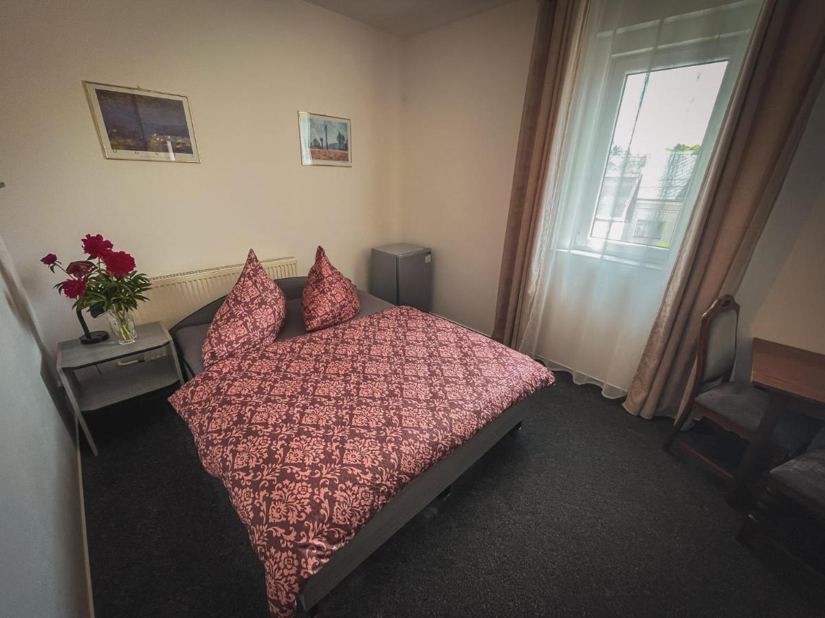 Hotel Apartment Faraon Rumburk Luaran gambar
