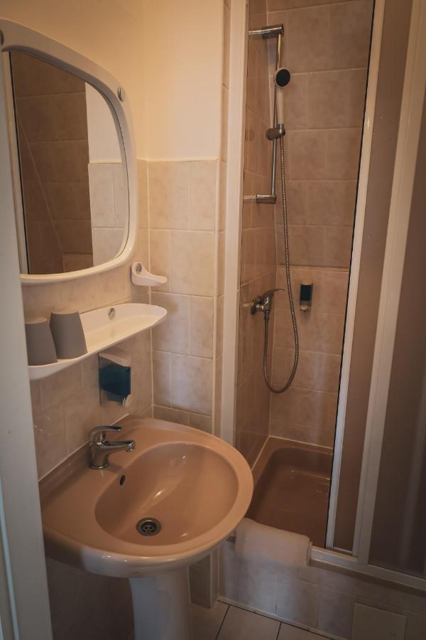 Hotel Apartment Faraon Rumburk Luaran gambar