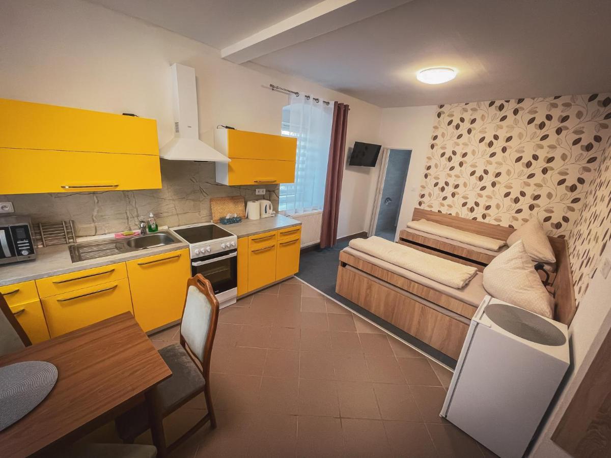 Hotel Apartment Faraon Rumburk Luaran gambar